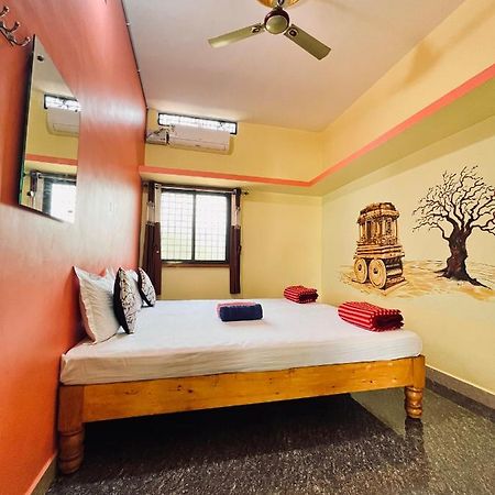 Vaibhav Home Stay Хампи Экстерьер фото