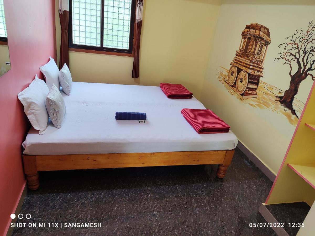Vaibhav Home Stay Хампи Экстерьер фото