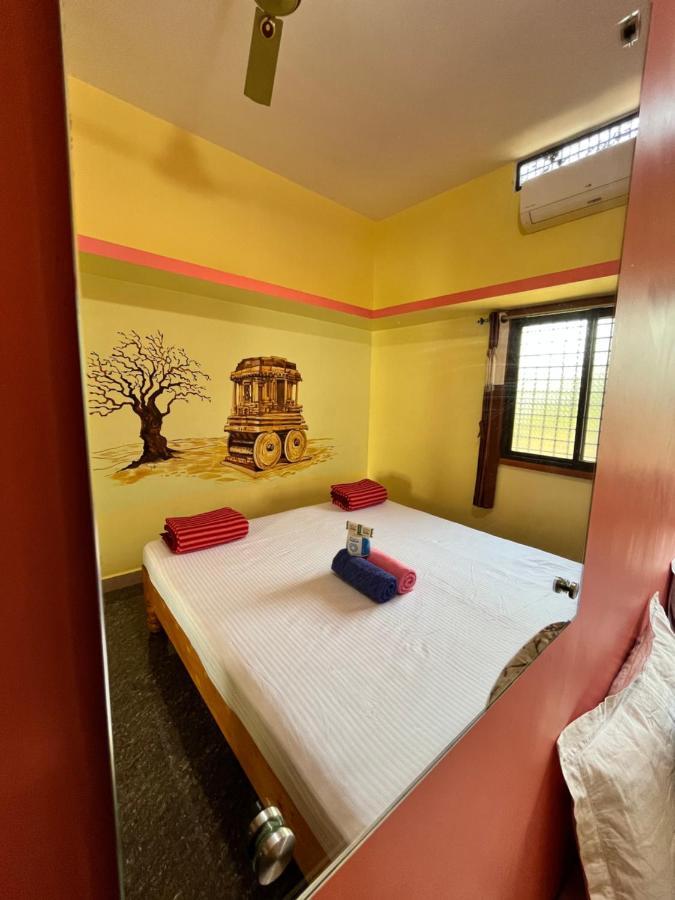 Vaibhav Home Stay Хампи Экстерьер фото