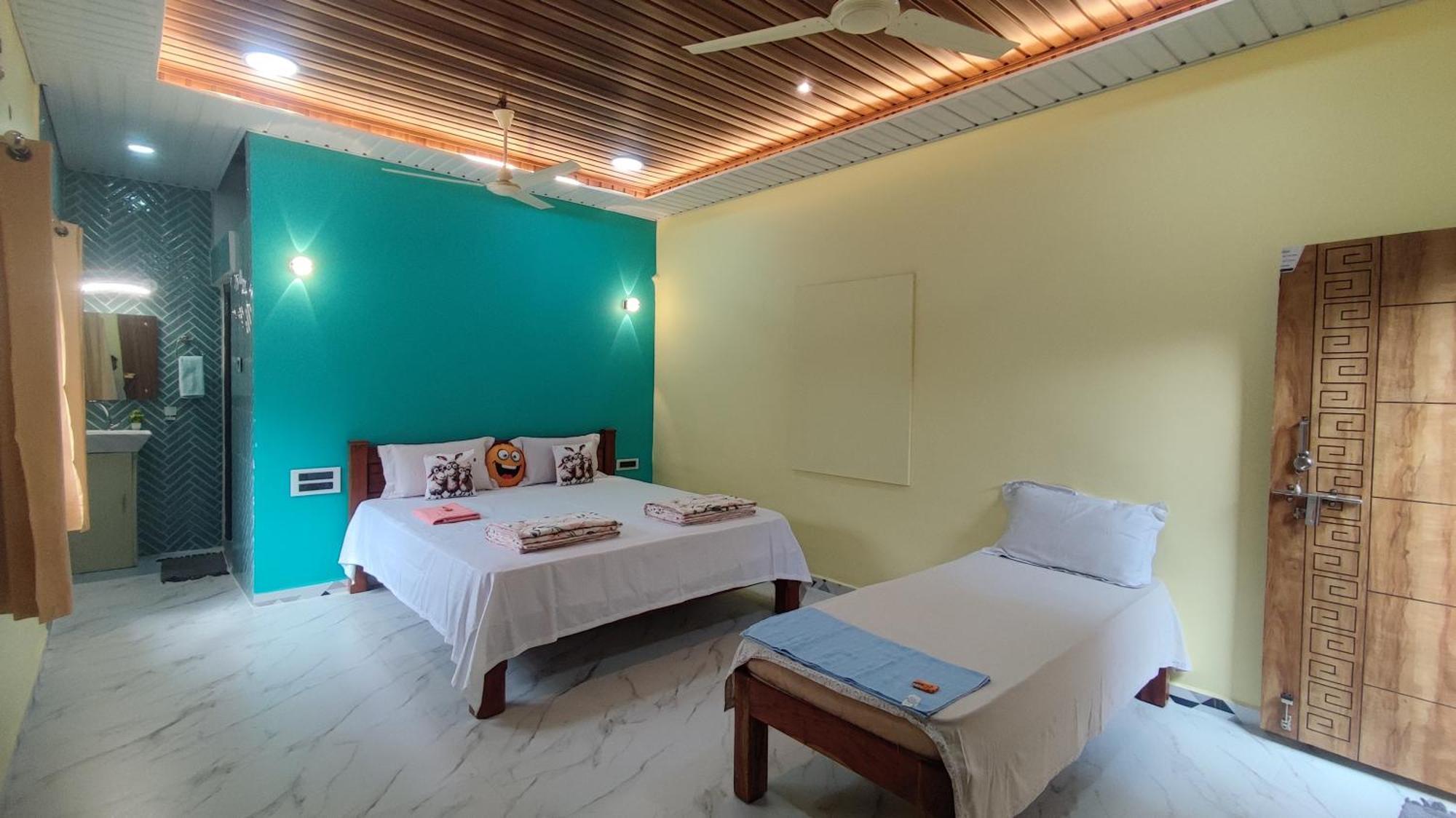Vaibhav Home Stay Хампи Номер фото