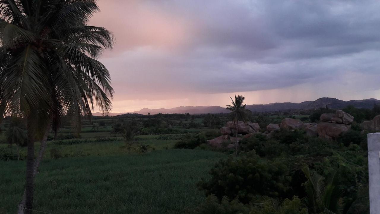 Vaibhav Home Stay Хампи Экстерьер фото